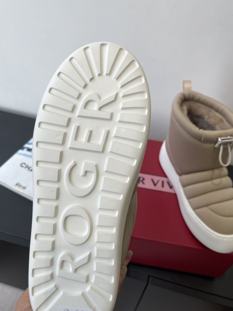 roger u1u1er boots